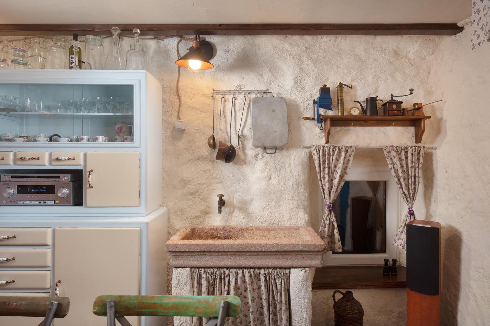 Mondinica Heritage House - Heated Pool Dobrinj エクステリア 写真